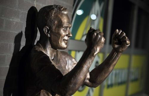Статуя бывшего футболиста "Зенита" Риксена открыта в Нидерландах