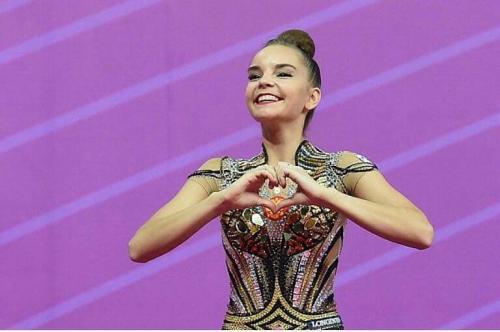 Сборная России по художественной гимнастке одержала победу