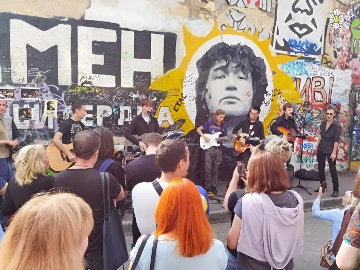 Бумеры «под угрозой», миллениалы «приготовиться» или «Zумеры» против системы.