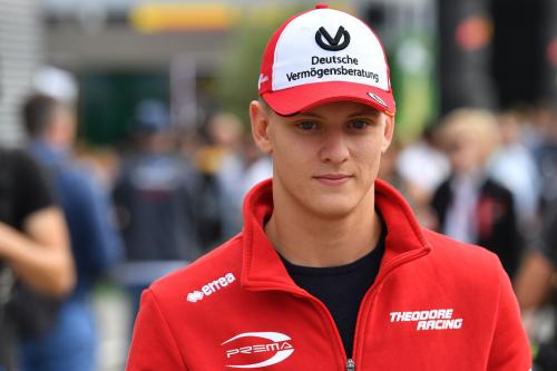 Сын Шумахера дебютировал за рулем болида "Формулы-1"