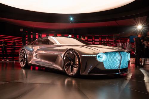 100 лет Bentley: глобальный успех сегодня и захватывающее будущее инноваций
