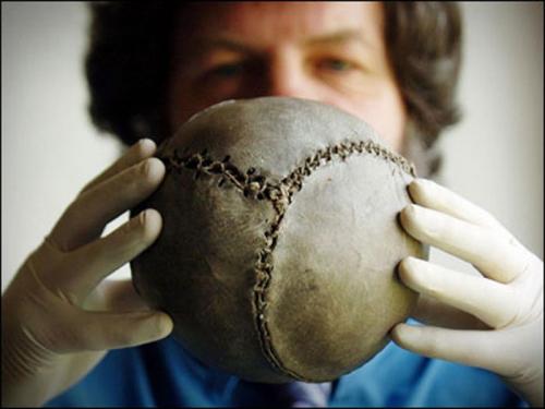Экскурс в историю - История футбольного мяча