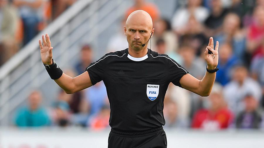 FIFA referee Сергей